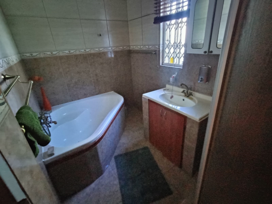 4 Bedroom Property for Sale in Protea Park North West